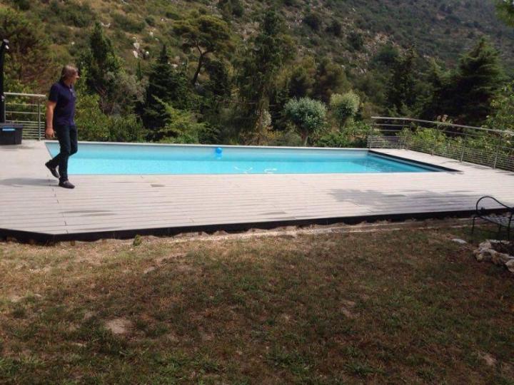 Nous concevons pour vous une piscine hors-sol ou enterrée sur mesure.